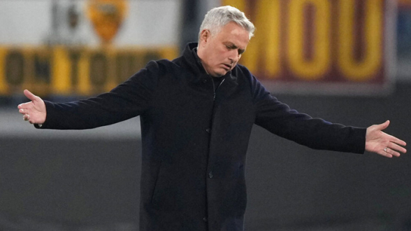 Жозе Моуринью уволен с поста главного тренера «Фенербахче»